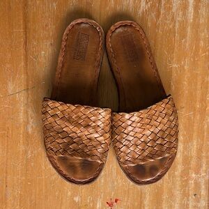 Woven Leather Slide Sandals in Tan